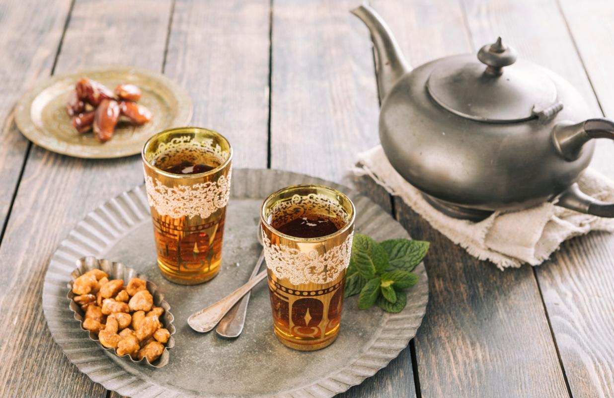 لیستی از بهترین دمنوش های آرام بخش برای عصرهای تابستان